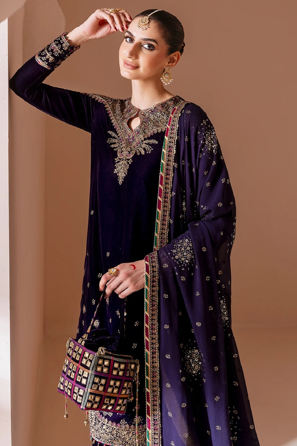 Jazmin Most Demanding Velvet Article 3pc