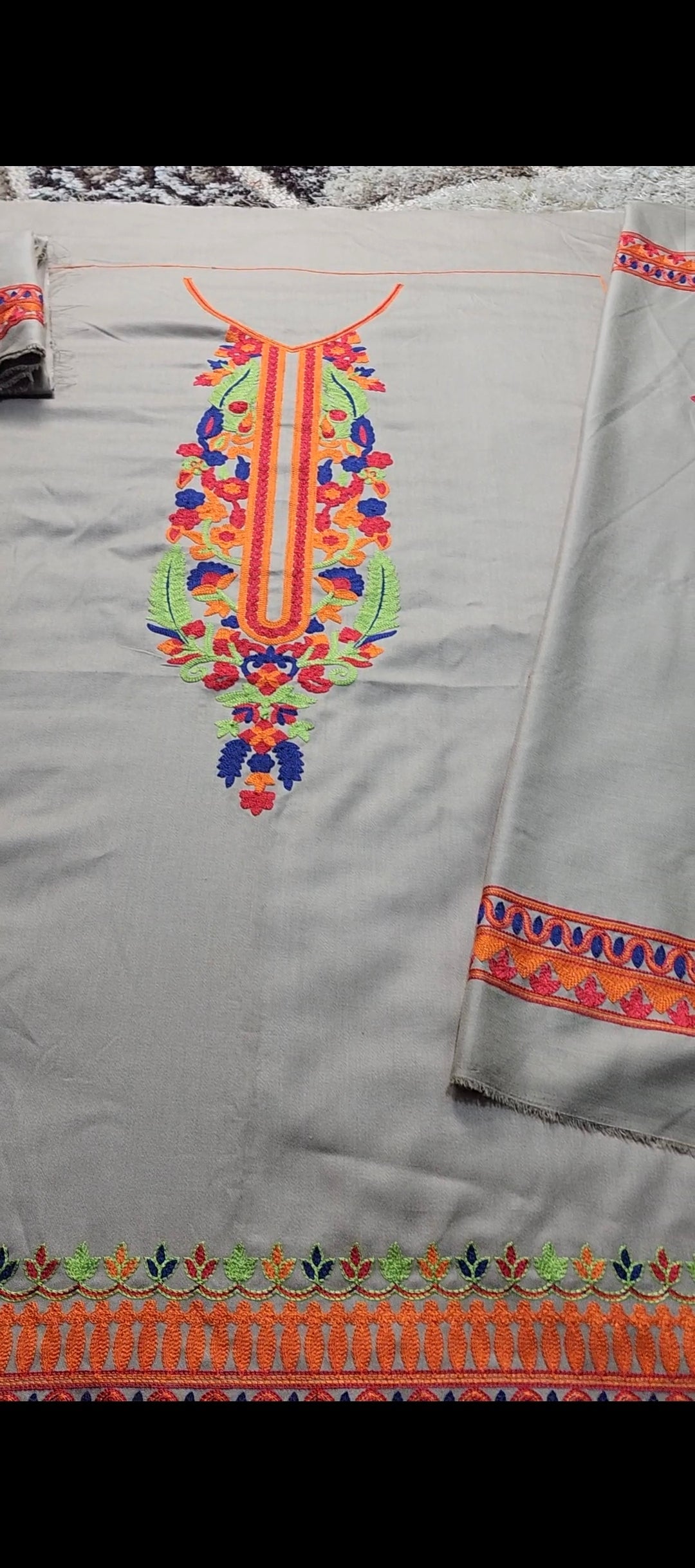Luxury Dhanak 3pc Embroided Article