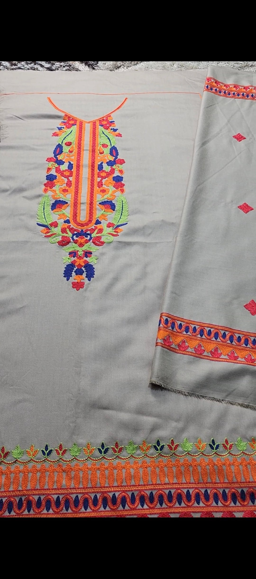 Luxury Dhanak 3pc Embroided Article